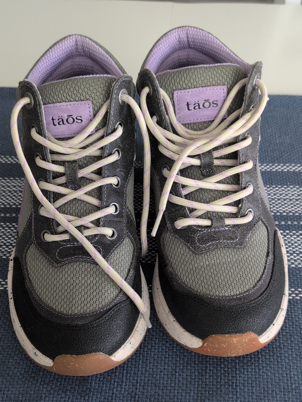 Women's Gray & Lavender Lace-Up Sneakers